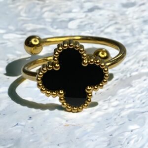 anillo clover negro